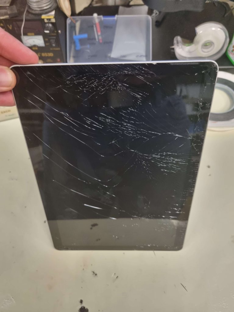 cracked microsoft surface laptop go 2 screen